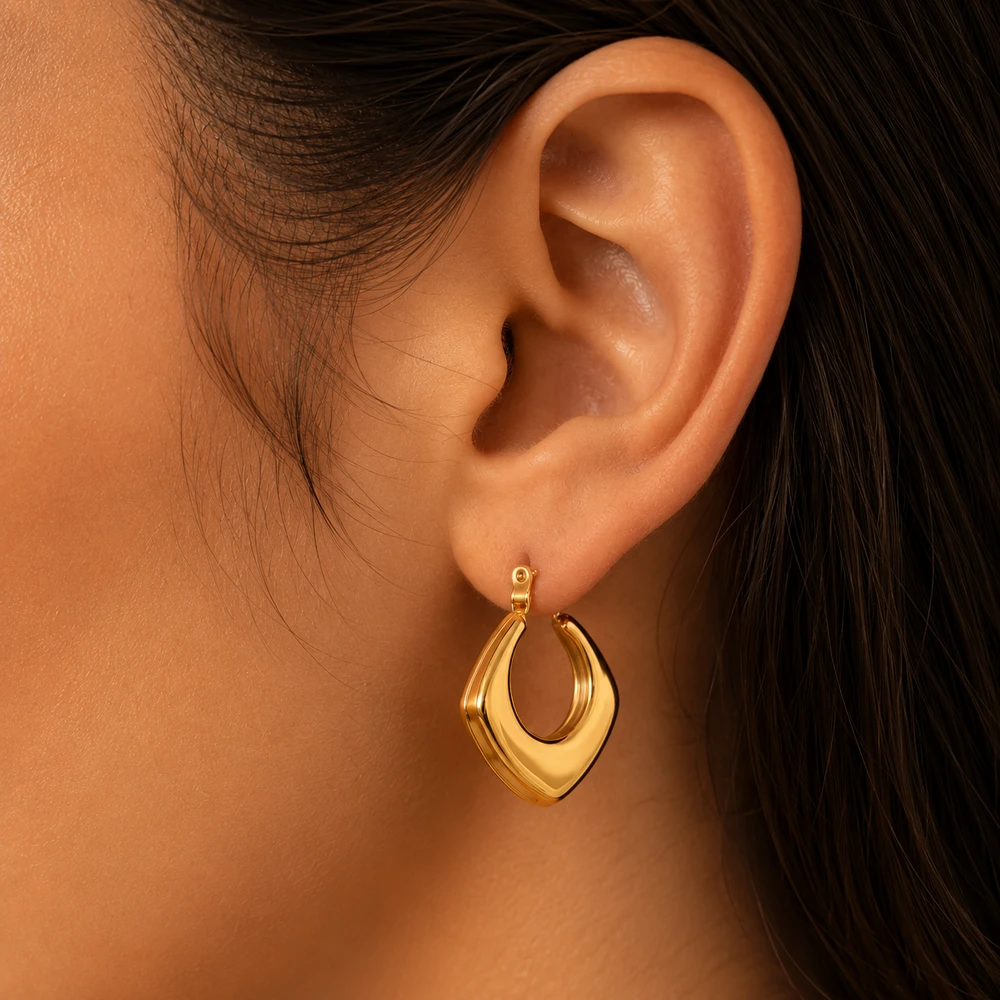 Daina Hoops