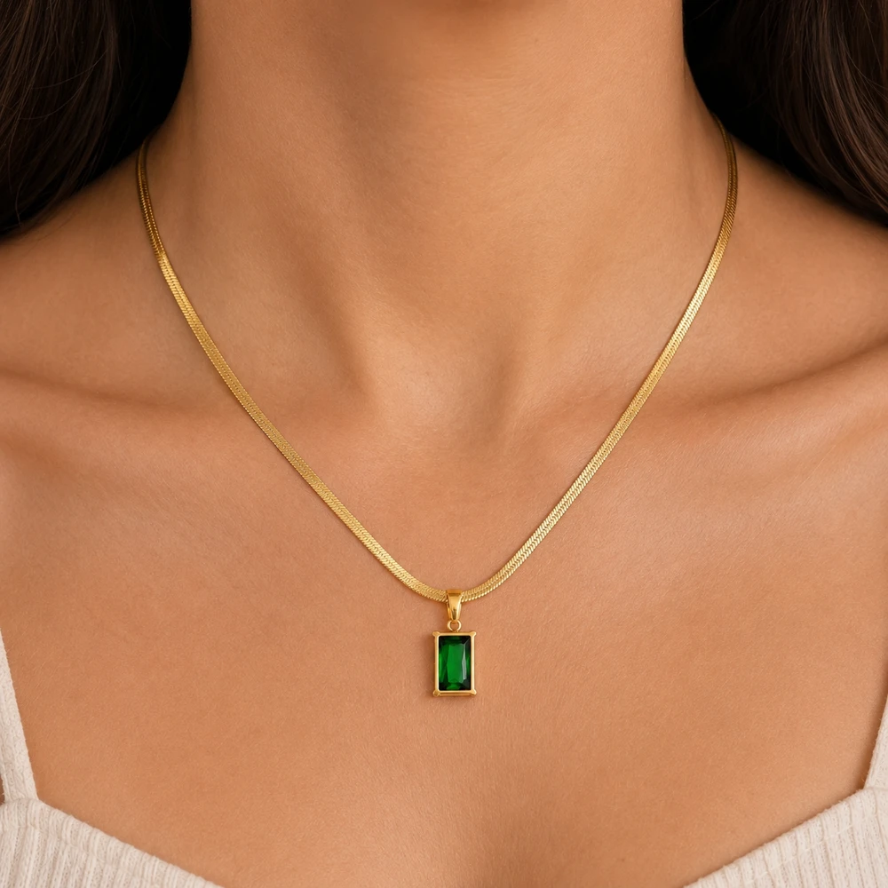 Green Penant Snake Chain Necklace