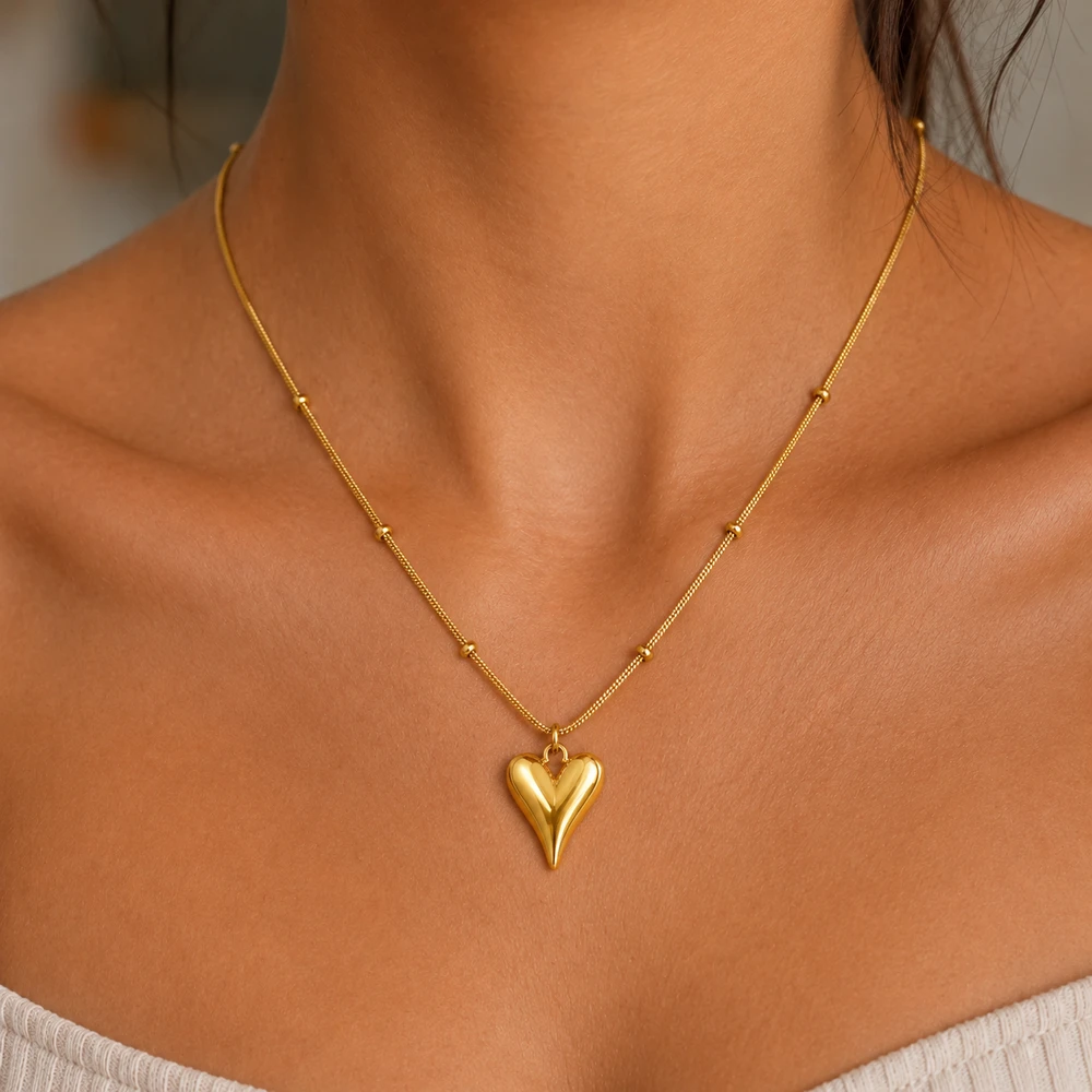 Lara Story Telling Heart Pendant