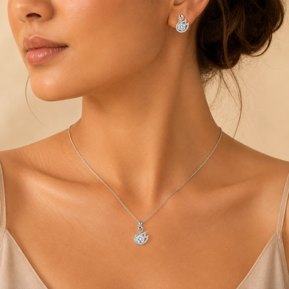 Silver Little Swan Light Luxury necklace
